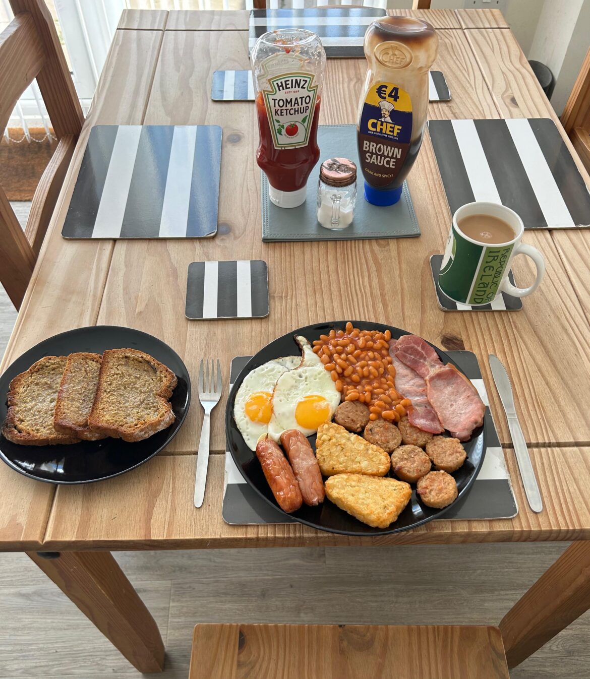 A full Irish ish breakfast. Beat the daylights out of me but we go again 😆