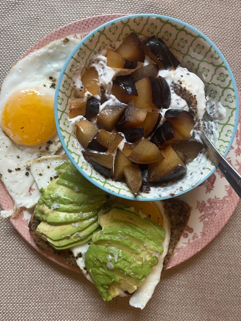 trying to eat heavy duty breakfasts again. what’s your favorite quick breakfast rn?