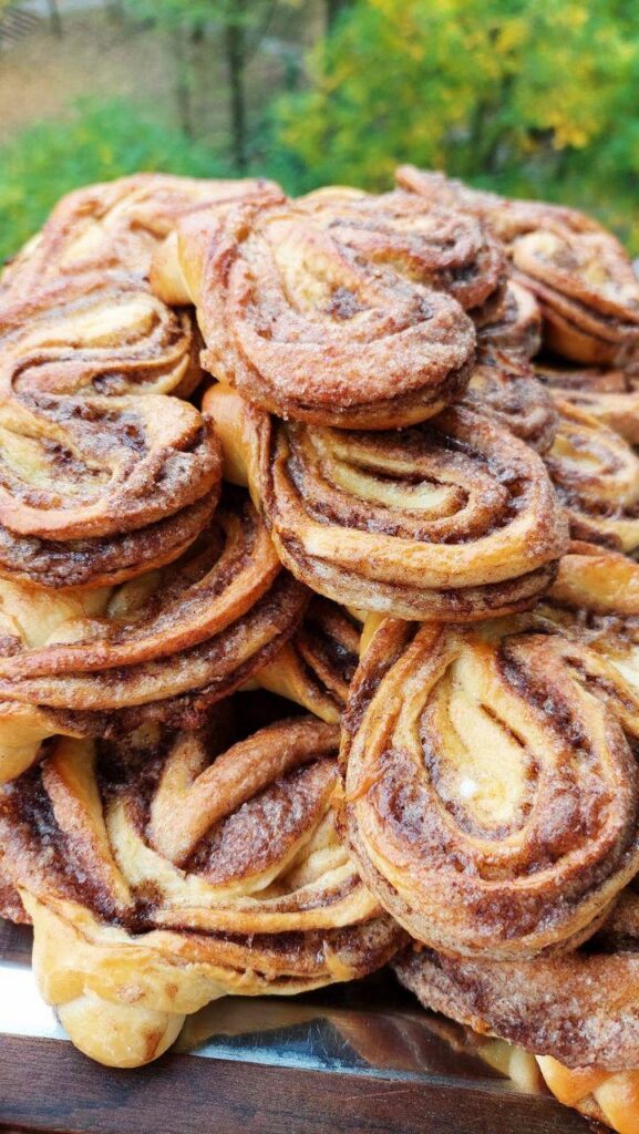 [Homemade]Cinnamon palmiers, warm and crispy right out of the oven