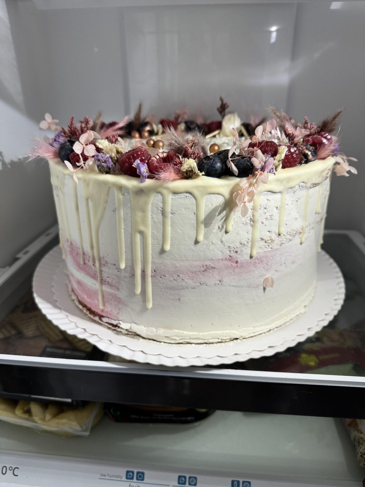 My moms birthday cake for tomorrow 🎂