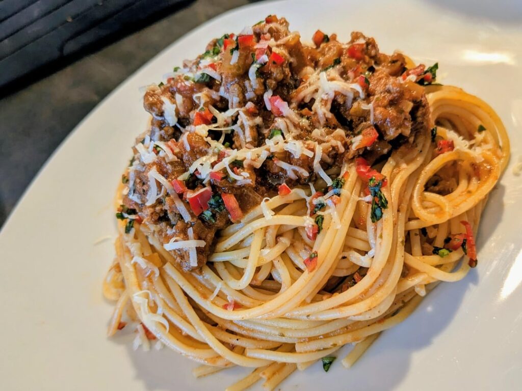 Presentation vs. the need to have the correct amount of cheese 🤔