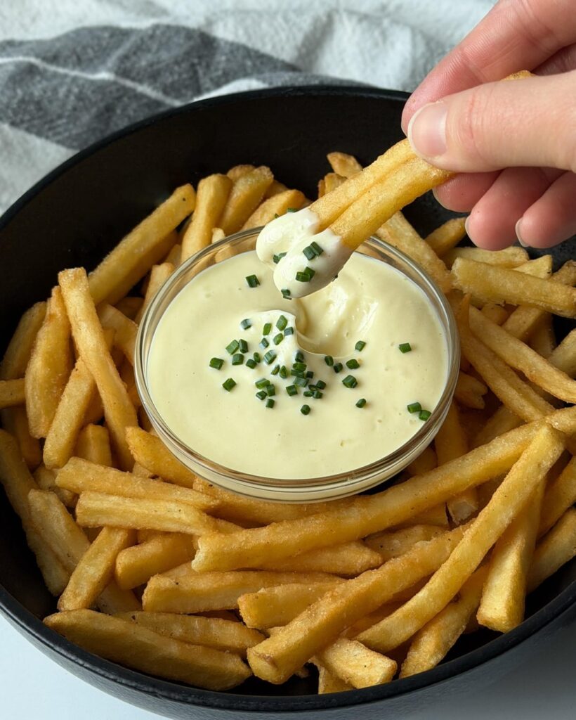 [Homemade] Garlic Aioli (from scratch)