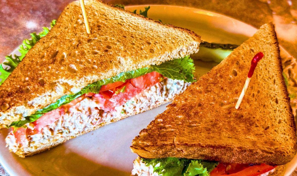 Picture of a tuna sandwich