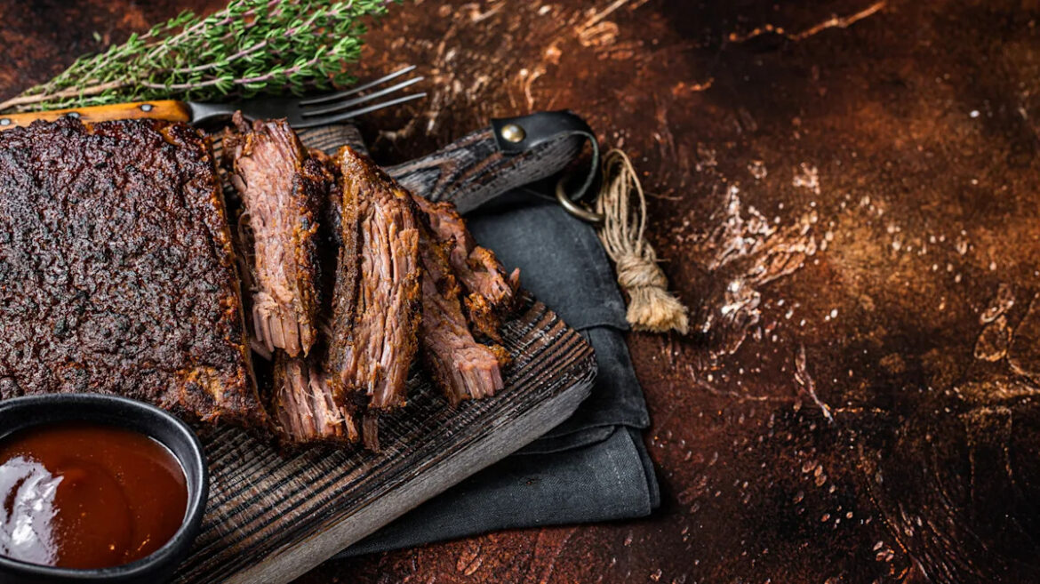 The Expert Brisket Trick That Can Lock In All The Juicy Flavor While It Smokes The Expert Brisket Trick That Can Lock In All The Juicy Flavor While It Smokes