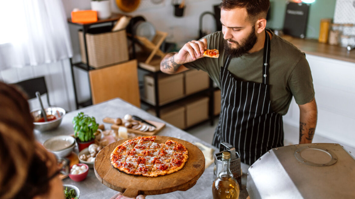9 Frozen Pizzas That Taste Better Than Delivery, According To Customers