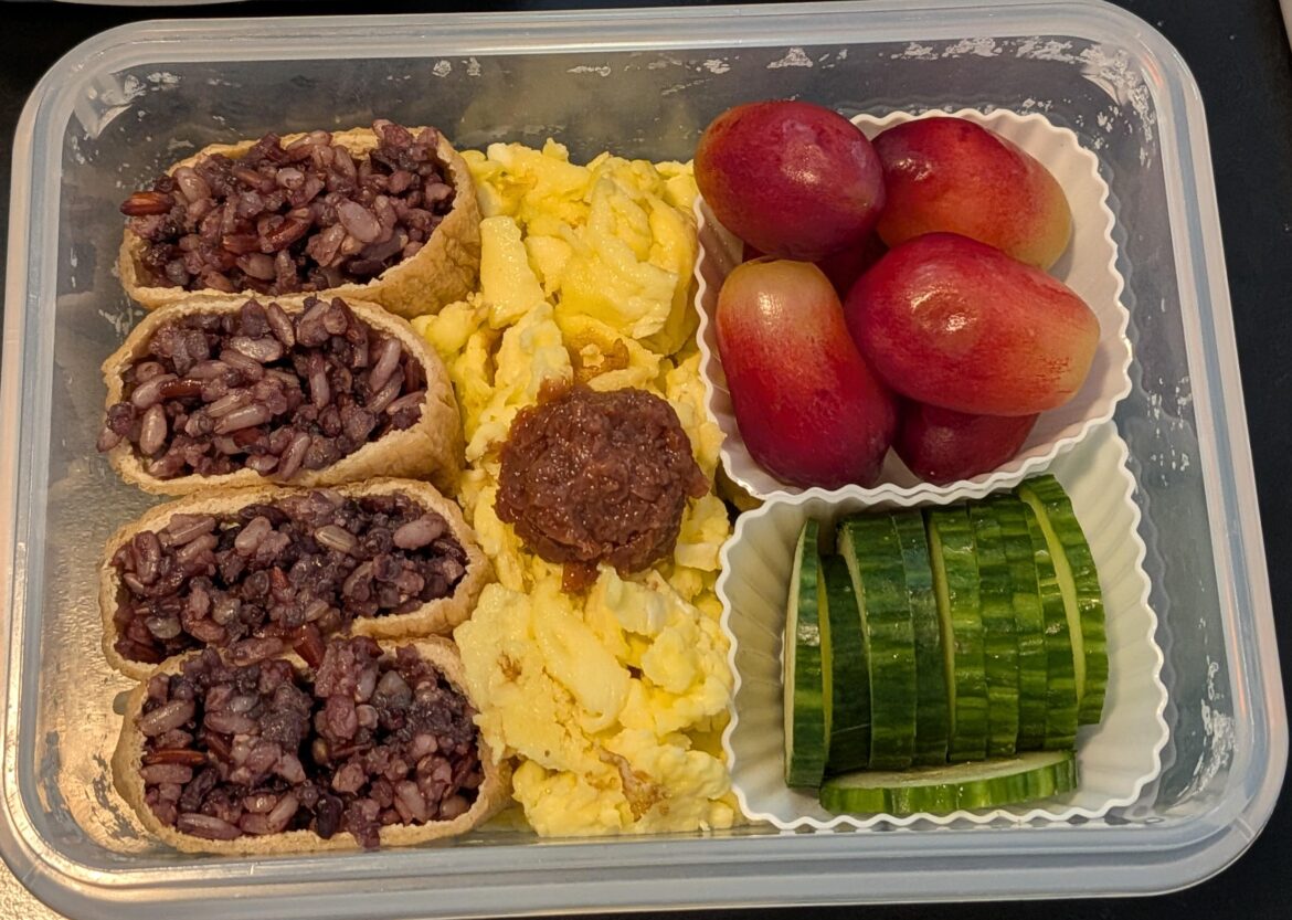 When you fail making a tamagoyaki but still want a nice bento