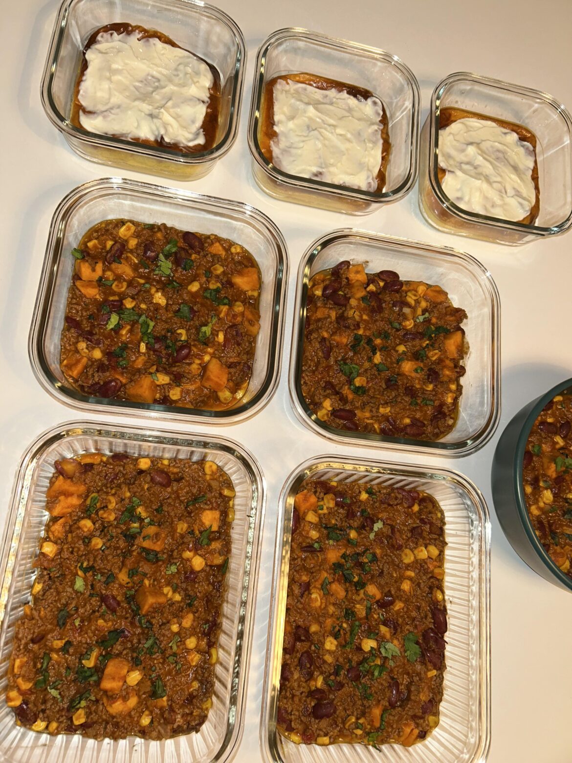 sweet potato chili con carne + cheesecake bowls