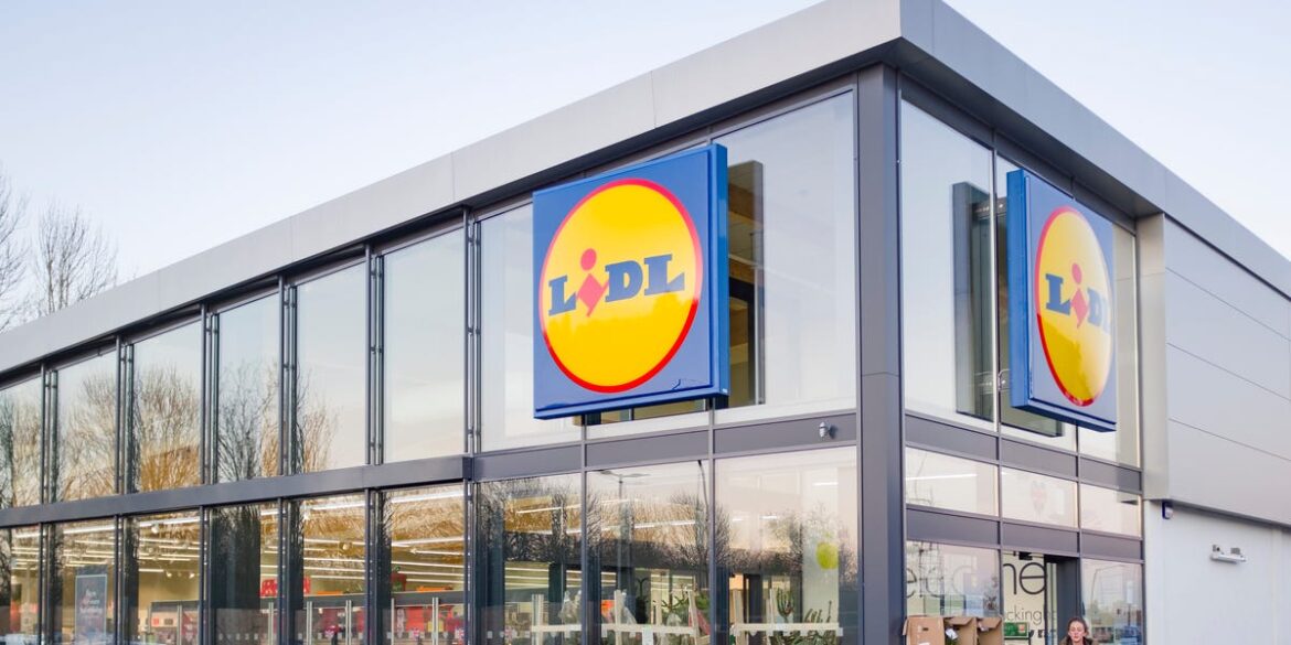 Forget Aperol – Lidl’s 99p limoncello spritz can is the heatwave-friendly drink of summer Forget Aperol - Lidl’s 99p limoncello spritz can is the heatwave-friendly drink of summer