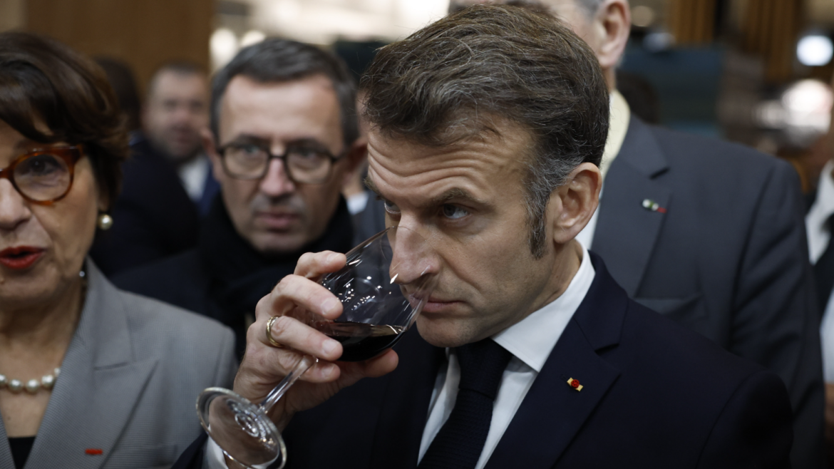 Trump threatens 100% tariff on French wine before G7 summit Trump threatens 100% tariff on French wine before G7 summit