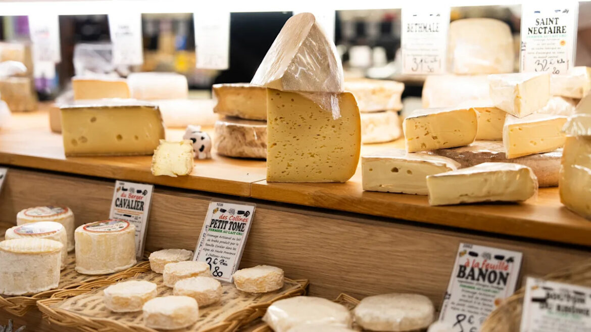 This Creamy French Cheese Is Banned In America (Here’s What You’re Actually Buying) This Creamy French Cheese Is Banned In America (Here's What You're Actually Buying)