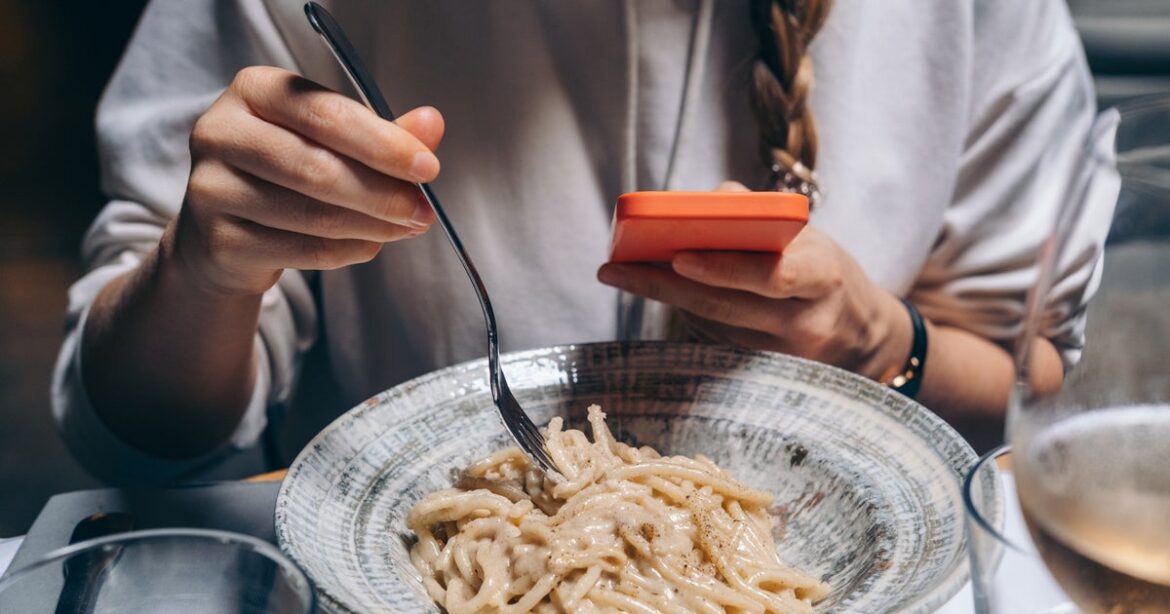 The One Mistake Professional Chefs Avoid When Making Cacio e Pepe