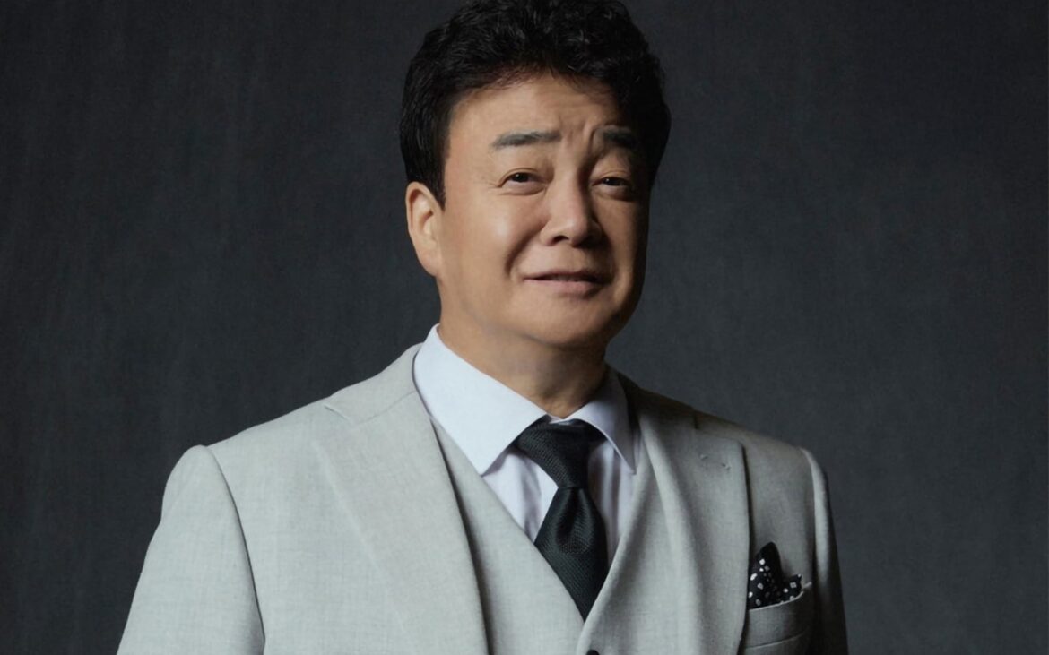 Baek Jong Won returns to YouTube with cooking content after hiatus