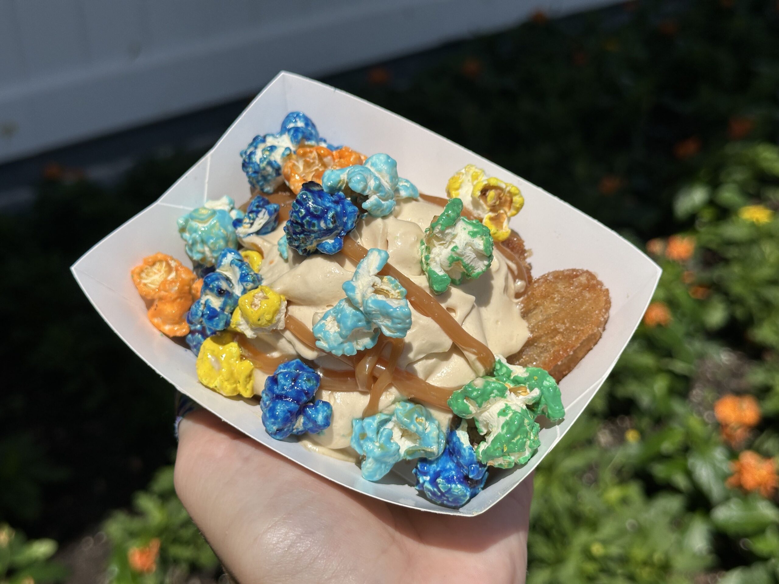 This is a very pretty, social media-worthy treat that actually tastes good! If you like caramel and kettle corn, you’ll love the flavor combo of this tiny treat. The caramel churros are warm and perfectly cooked, and the cinnamon meeting the caramel is delicious!