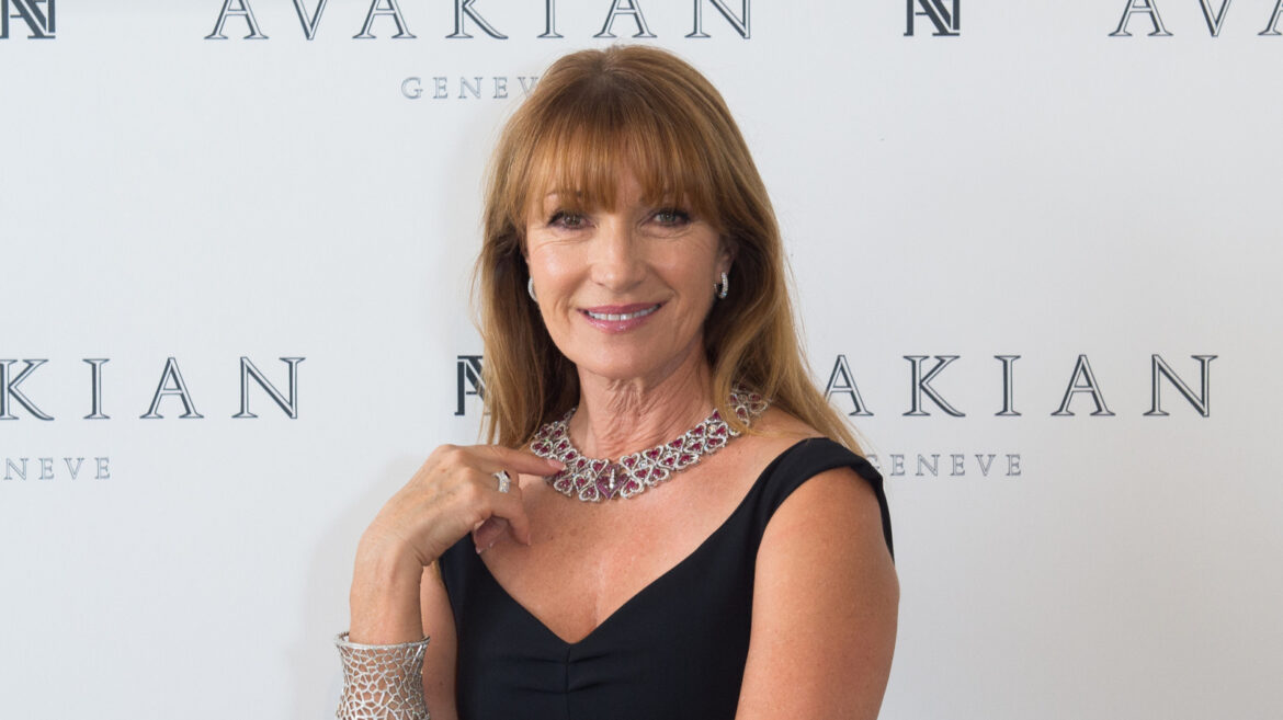 Jane Seymour, 75, Credits This Diet For Being Able To Run Circles Around Her Younger Co-Stars Jane Seymour, 75, Credits This Diet For Being Able To Run Circles Around Her Younger Co-Stars