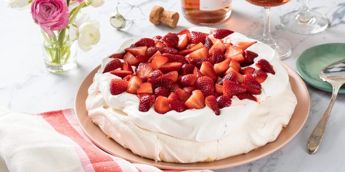 Best Strawberry Pavlova Recipe