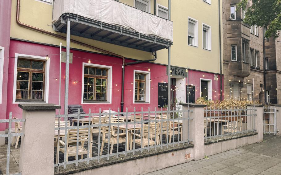 The exterior of a restaurant.