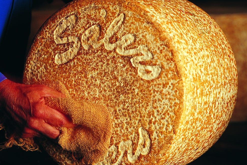 Salers: What this French cheese is and how it’s made 10BEST