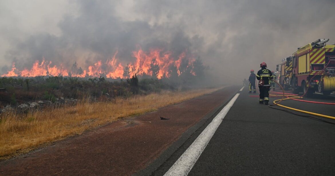 Wildfires drive 250,000 people from homes and edge towards wine city of Bordeaux – The Irish News Wildfires drive 250,000 people from homes and edge towards wine city of Bordeaux – The Irish News