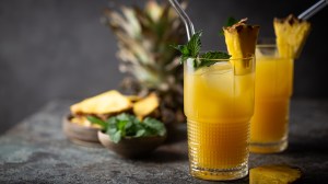 Ponton Smash whiskey cocktail with pineapple