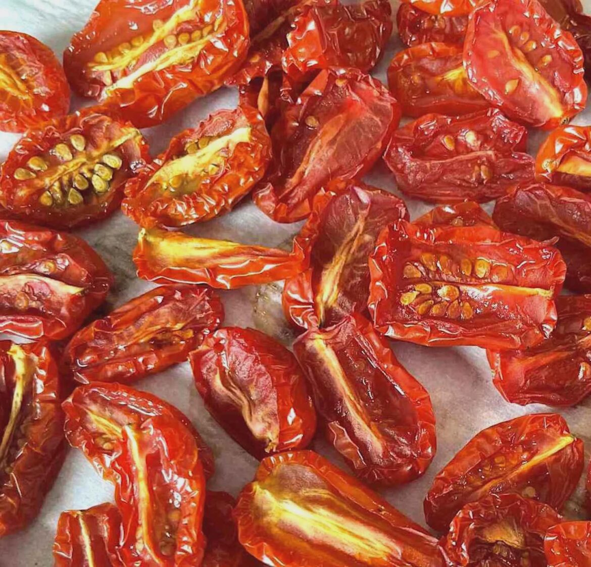 Semi-Dried Cherry or Grape Tomatoes 🍅🌱 Semi-Dried Cherry or Grape Tomatoes 🍅🌱