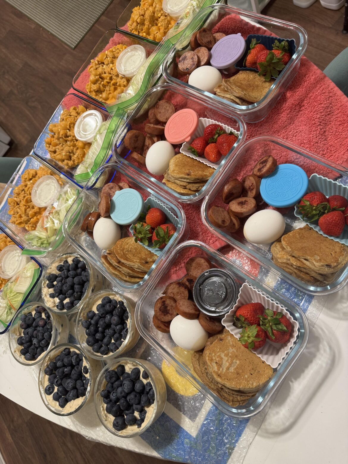 Pancake breakfast, buffalo mac & cheese, and some Greek yogurt snacks for the week