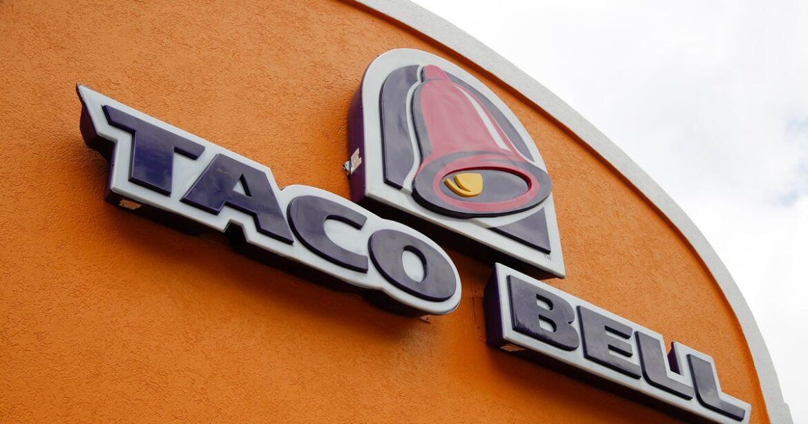 Cyclosporiasis outbreak traced to lettuce from Mexico used by Taco Bell, CDC says Cyclosporiasis outbreak traced to lettuce from Mexico used by Taco Bell, CDC says