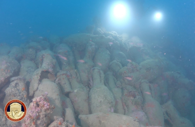 Jar discovered in a shipwreck off the coast of Sicily. Photo by Italian police