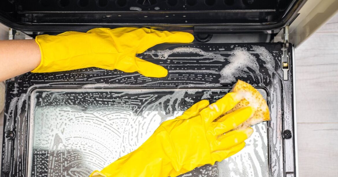How to make oven glass sparkle