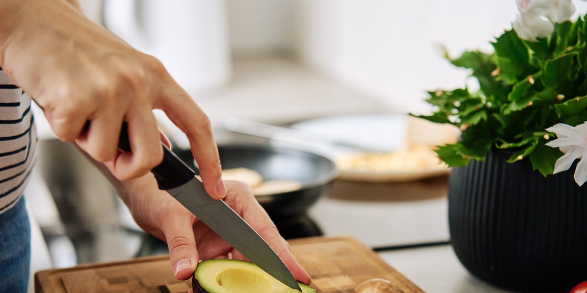 Photo: diningandcooking.com Health benefits of avocados, according to dietitians