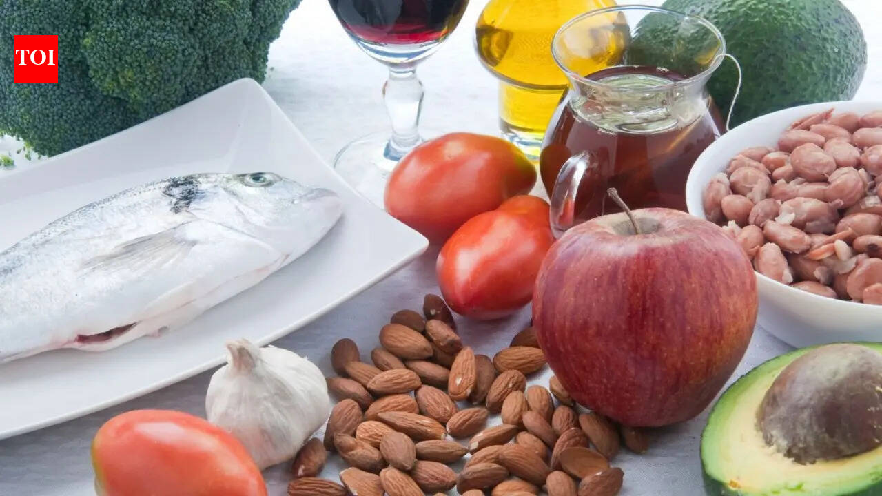 ​5 simple and easily available foods that may help manage high cholesterol​