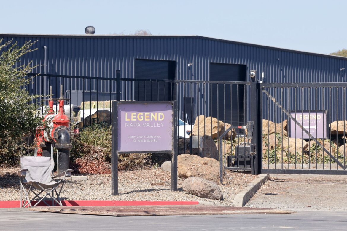 A Calfornia custom crush winery abruptly shuts down during harvest