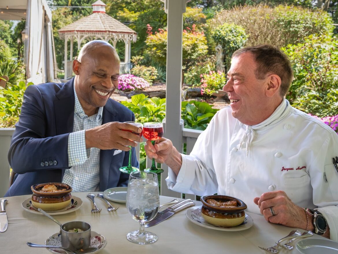 L'Auberge Chez François Begins a New Chapter