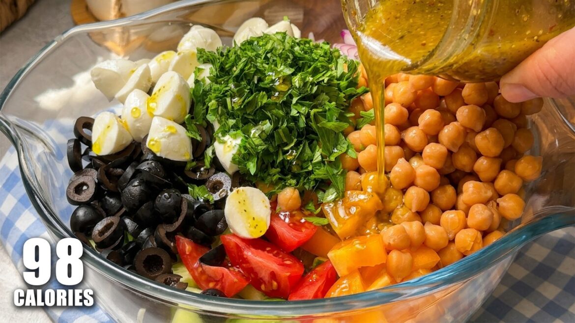 Italian salad with cabbage and chickpeas. Only a few people know this recipe! Mediterranean diet