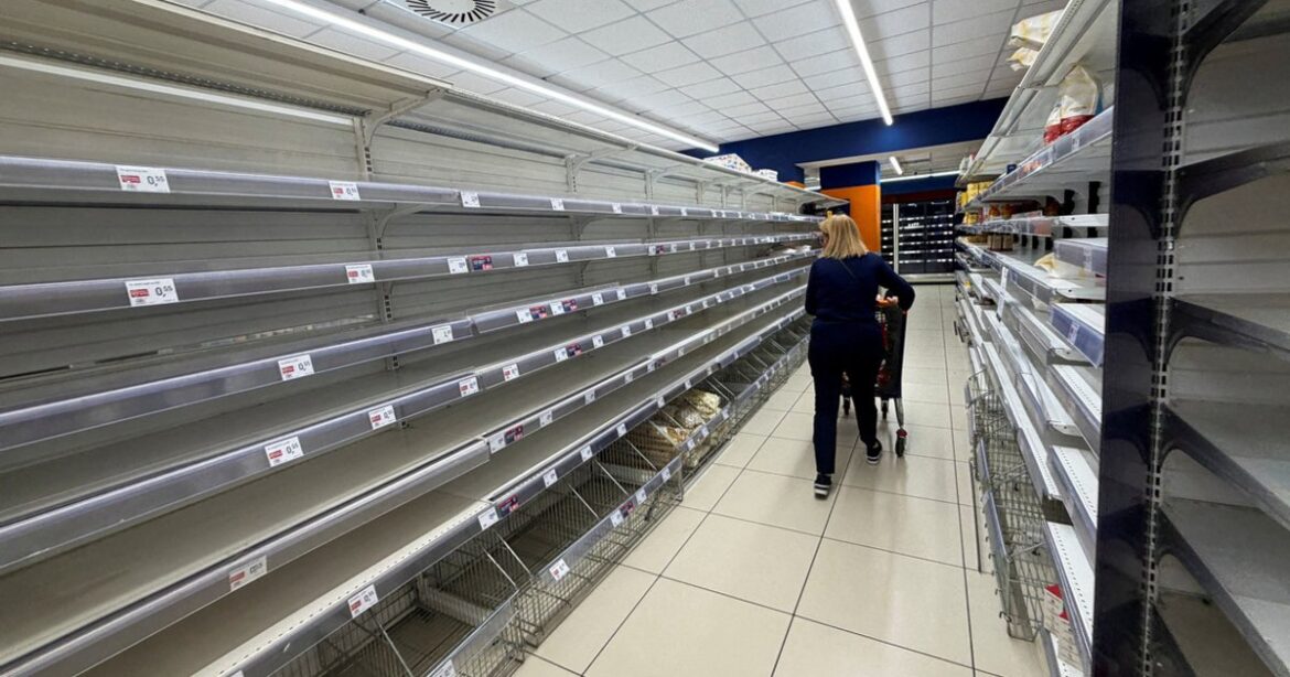 Italy retailers warn of food shortages from truck protests
