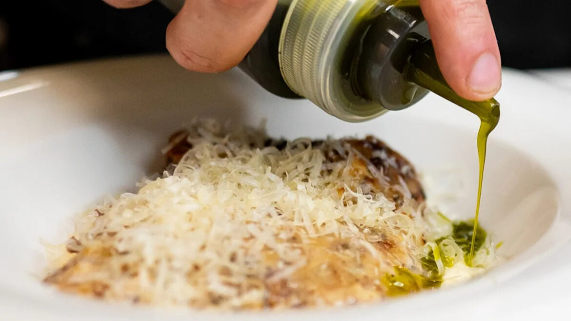 The Kirkland Olive Oil That’s Better For Drizzling Than Cooking The Kirkland Olive Oil That's Better For Drizzling Than Cooking