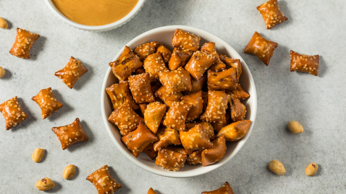 The Grocery Store Brand Peanut Butter Pretzels That Outshine Utz And Costco The Grocery Store Brand Peanut Butter Pretzels That Outshine Utz And Costco